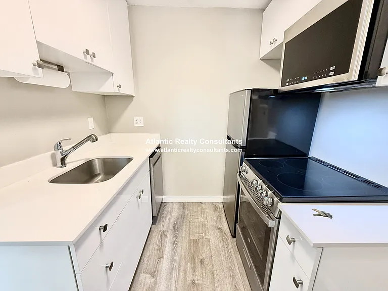 125 Trapelo Rd #1A — Photo 2