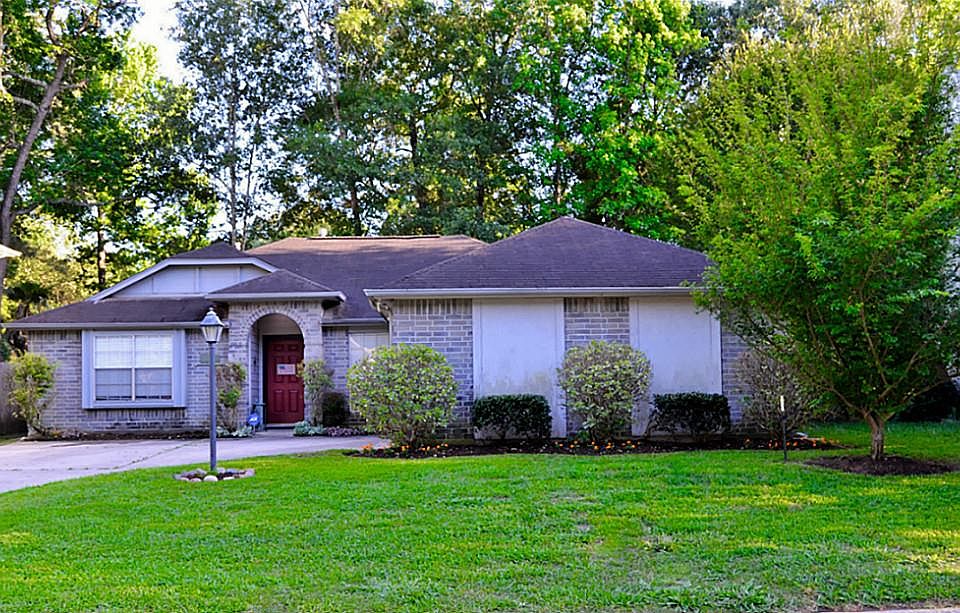 1st image of 18454 Hollow Oaks Cir