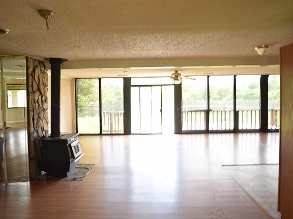 2nd image of 2596 County Road 2130
