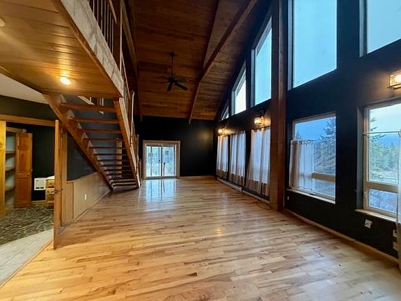 5th image of 4395 Hesseltine Rd