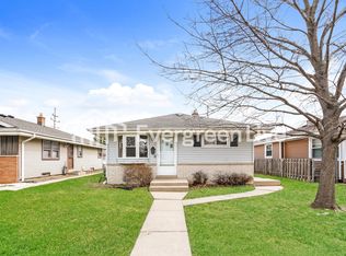 5748 N 77th St, Milwaukee, WI 53218