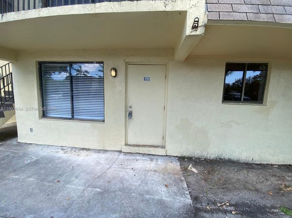 1045 S Flagler Ave APT 711