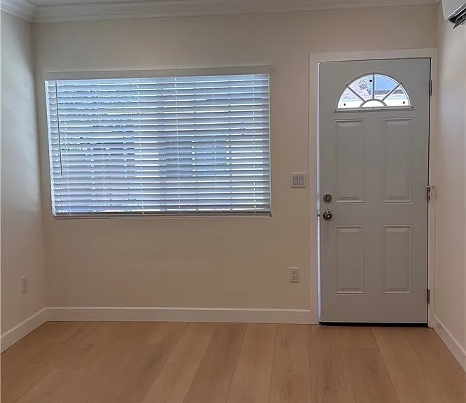 3827 Esmeralda Ave #B — Photo 2