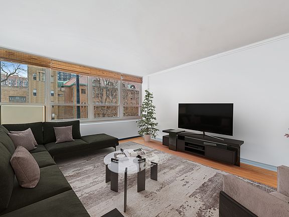 3rd image of 3950 N Lake Shore Dr APT 211B