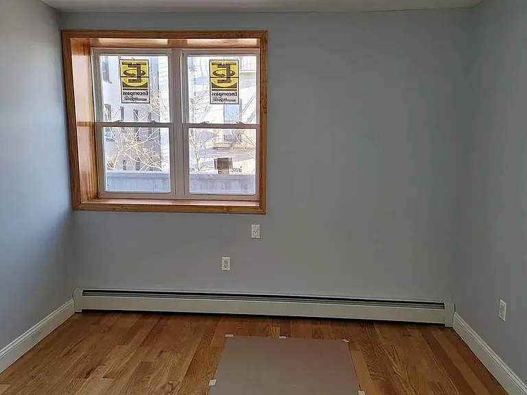 121 Bay 26th St — Photo 12
