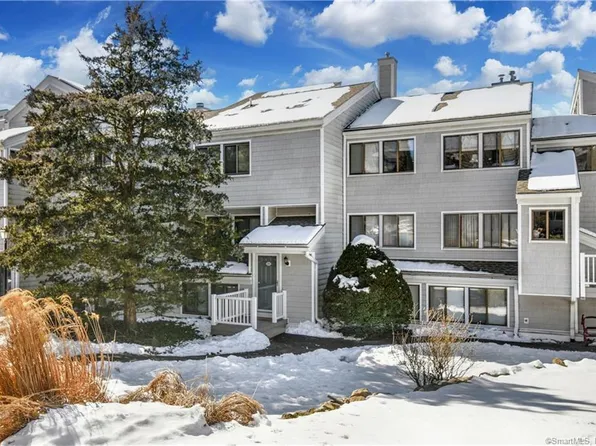 100 Rowayton Woods Drive #100, Norwalk, CT 06854