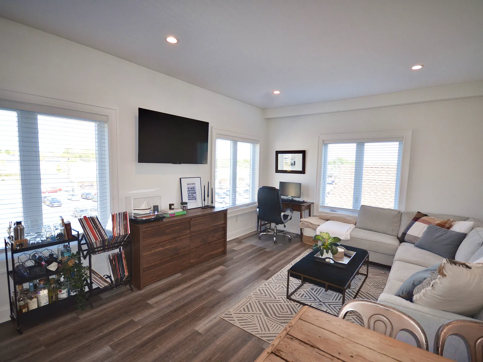 1 bed, $2,200 — Photo 3