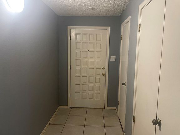 3rd image of 415 W Twohig Ave