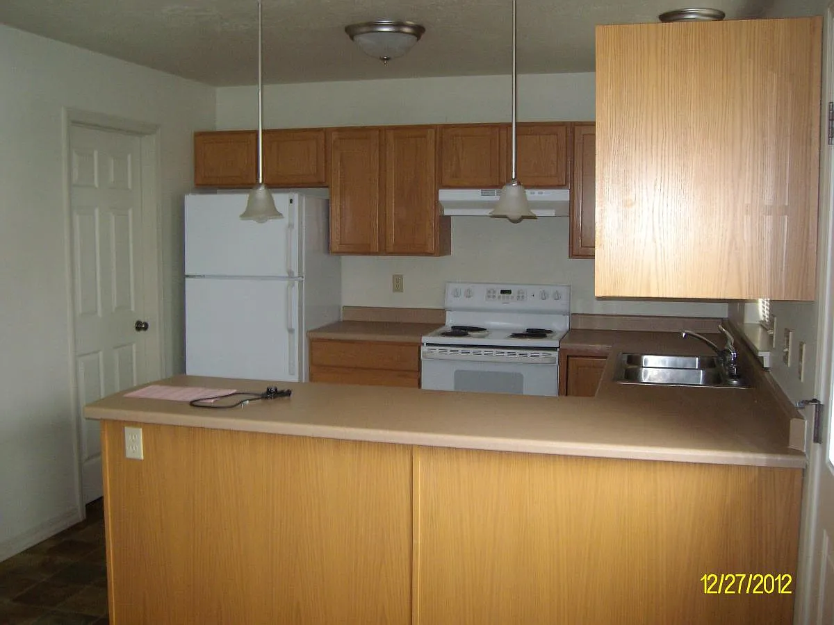 3 bed, 1.5 bath, 1100 sqft, $1,950 — Photo 4