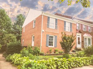 8069 Powderbrook Ln, Springfield, VA 22153
