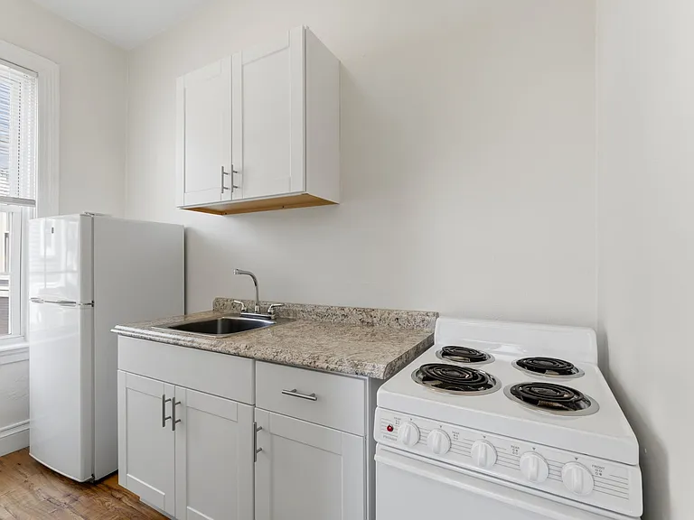 186 Waterman St #7 — Photo 7