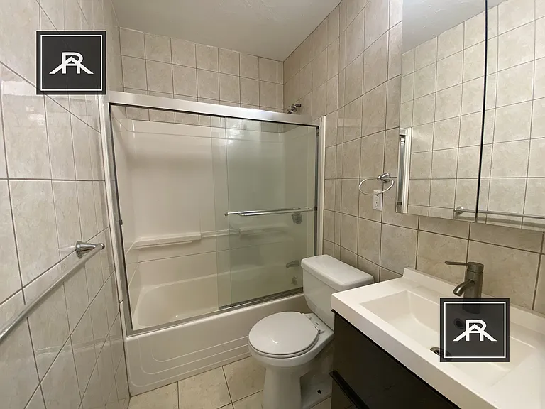 1618 Beacon St #3 — Photo 14