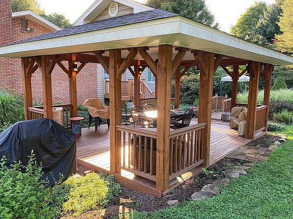 Gazebo (16x20)
