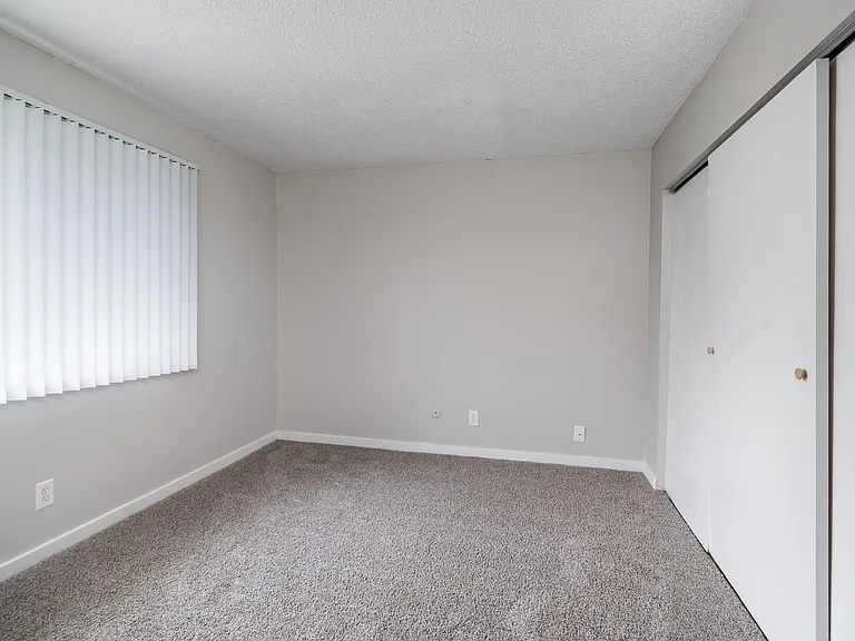 Bay Valley Harbor Apartments — Photo 32