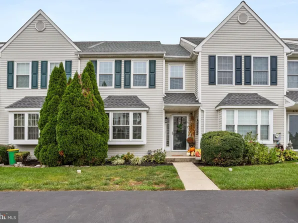 220 Spring Valley Way, Aston, PA 19014