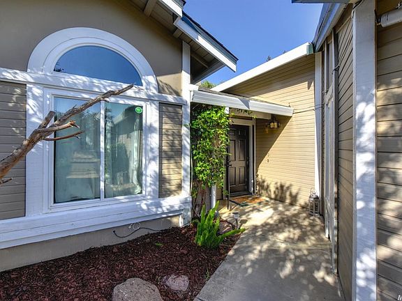 4th image of 9300 Cassaro Ct