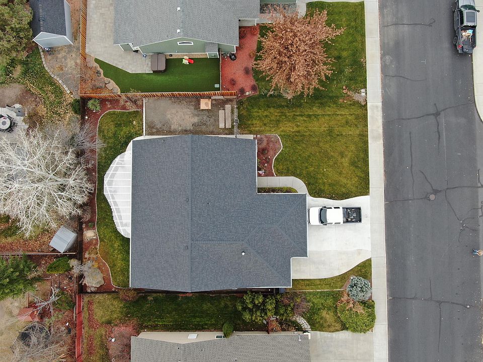 2nd image of 2857 NW 17th St