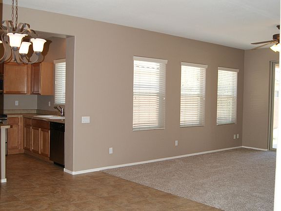 4th image of 876 E Bellerive Pl