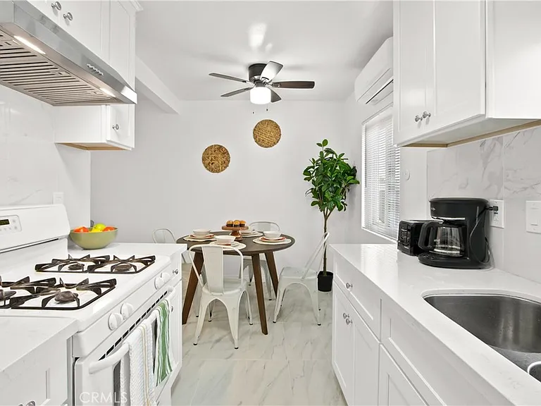 837 S Sierra Vista Ave #G — Photo 27