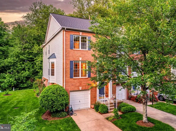 1251 Wild Hawthorn Way, Reston, VA 20194