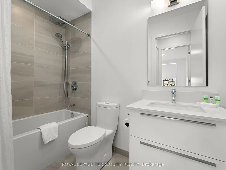 35 Rockmount Cres — Photo 28