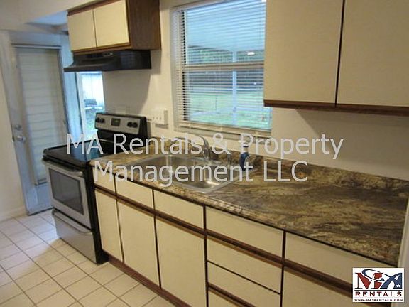 5th image of 112 Crescent Lake Dr