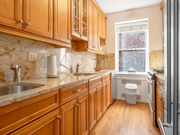 920 E 17th St APT 216, Brooklyn, NY 11230