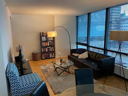Rented by Solow Realty | media 15