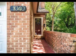 1040 1st St NE, Hickory, NC 28601