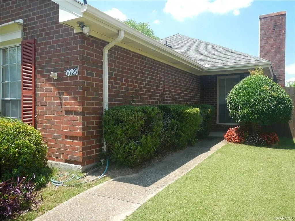 6625 E Aberdeen Drive — Photo 2