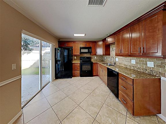 5th image of 1745 Horsechestnut Ct