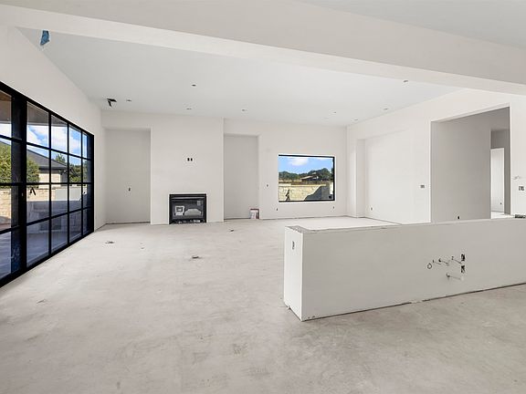 5th image of 104 blanco court