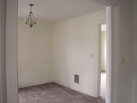 3rd image of 1814 Columbia Ave