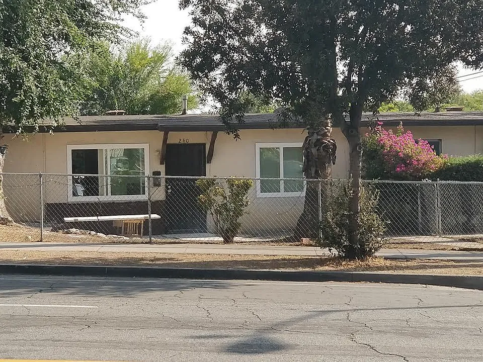 240 W Washington Blvd