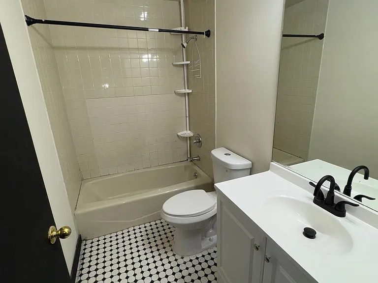 204 Wheeler Ave #9 — Photo 6