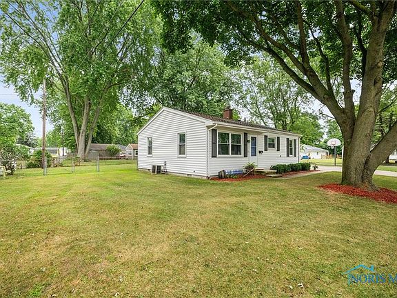 2nd image of 11 Orchard Dr
