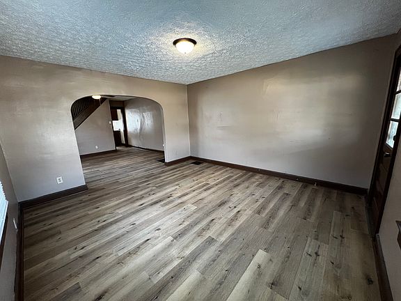 3rd image of 2426 Columbia Ave #2426
