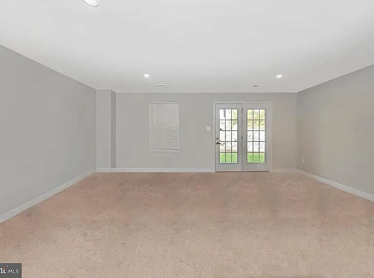 391 Ontario Dr — Photo 17