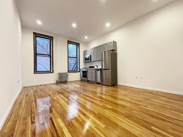 350 Bedford Avenue image 1 of 8