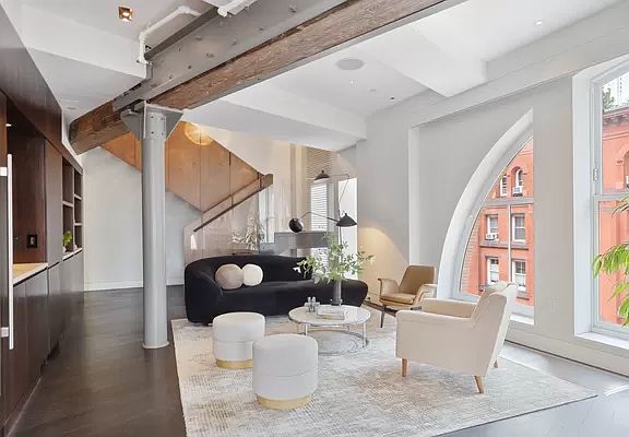 5th image of 161 Duane St Unit 67