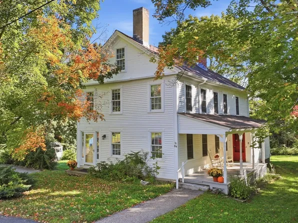 84 Maple St, Oakham, MA 01068