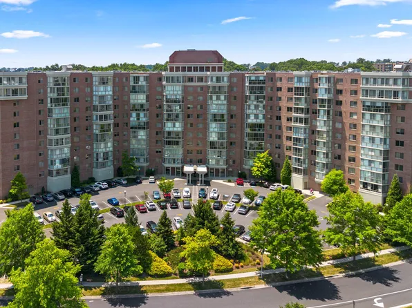 3210 N Leisure World Blvd APT 205, Silver Spring, MD 20906