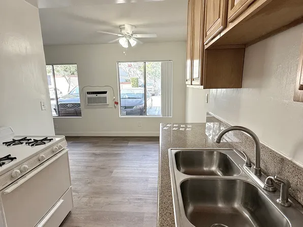 (undisclosed Address), North Hollywood, CA 91605