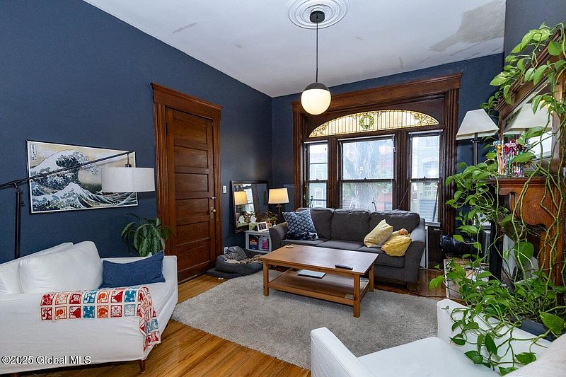 3rd image of 220 Elm Street