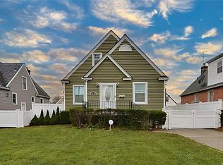 3420 Clearview Expy, Bayside, NY 11361