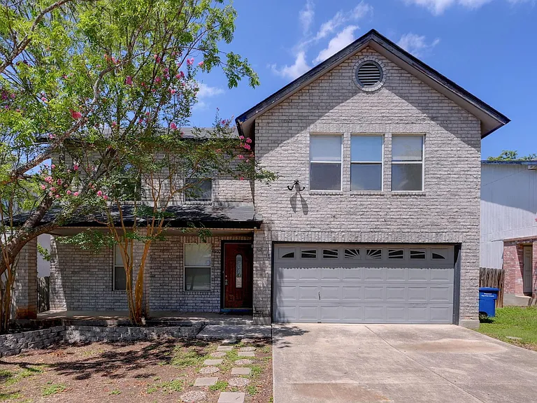 4507 Sherwood Way — Photo 1