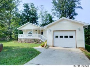 24 Mosers Pl, Candler, NC 28715
