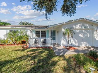 2208 Lauren Dr, Largo, FL 33774