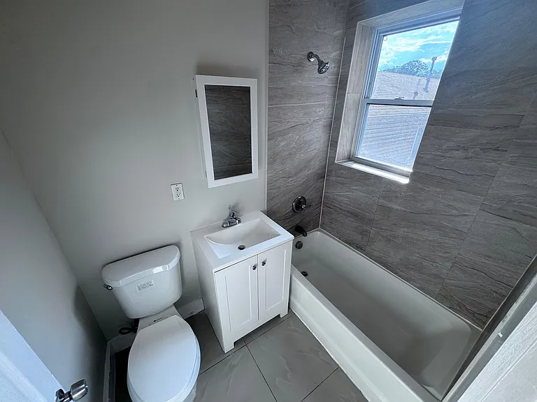 901 Bergen St #E3 — Photo 5