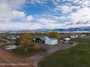 14 Easy St, Auburn, WY 83111